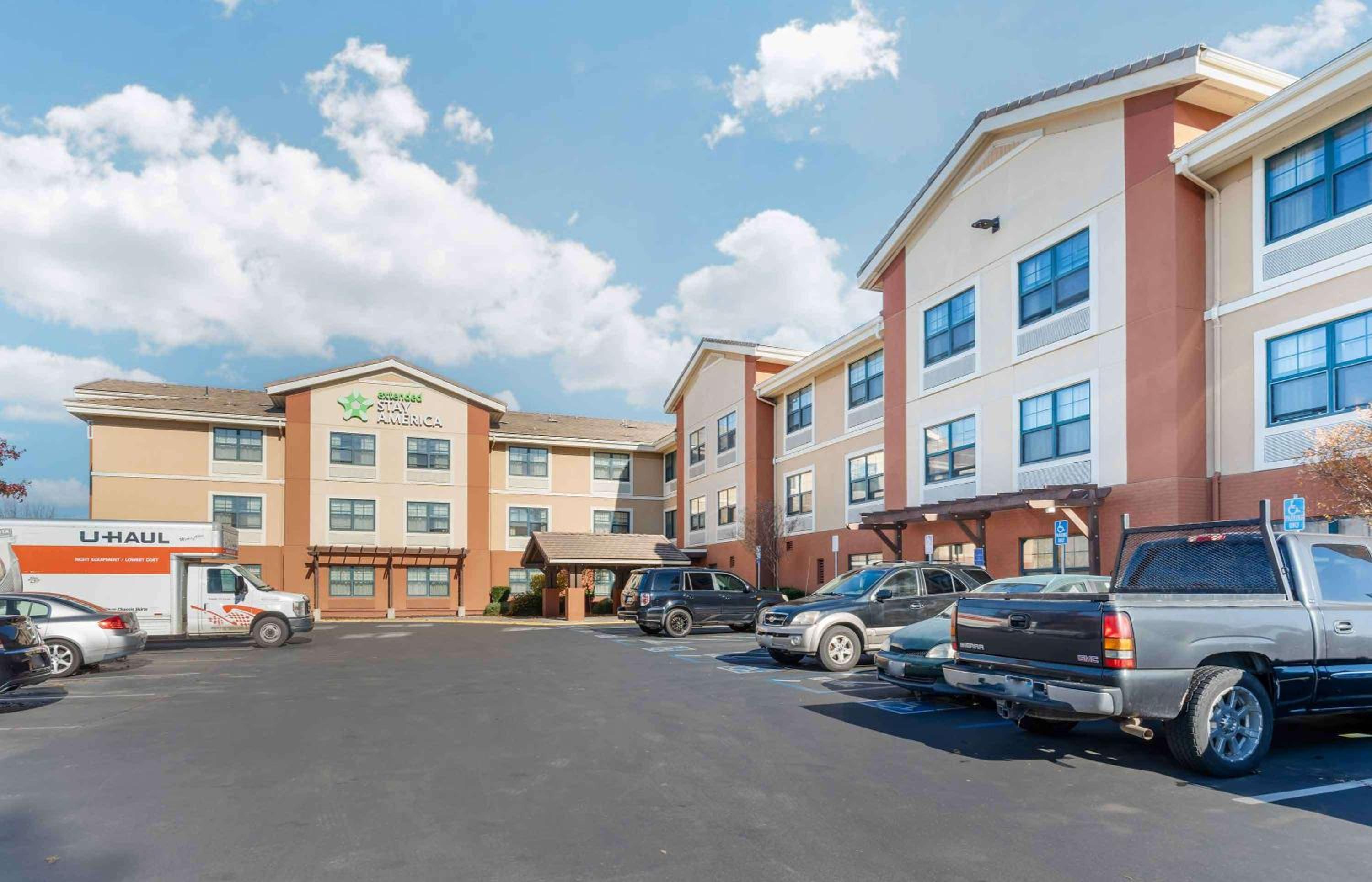 Extended Stay America Suites - Sacramento - Vacaville view 3