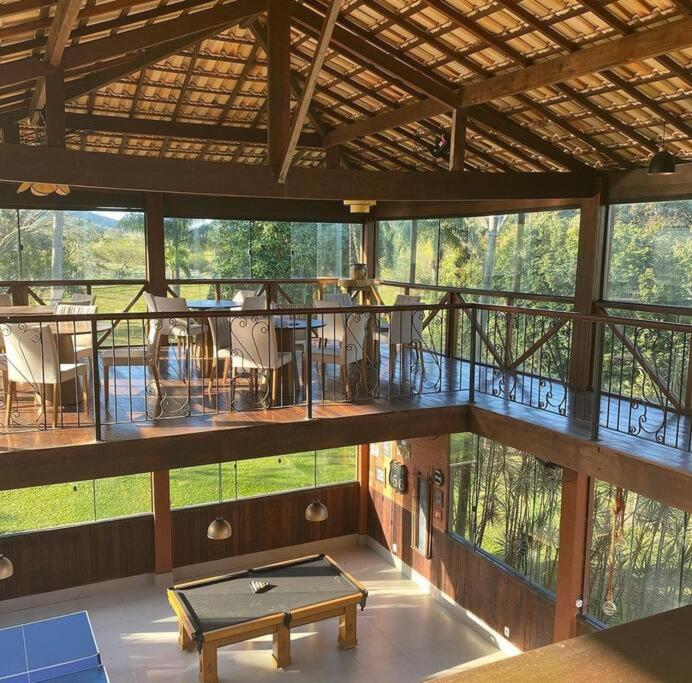 Casa em Saquarema com 8 suítes.