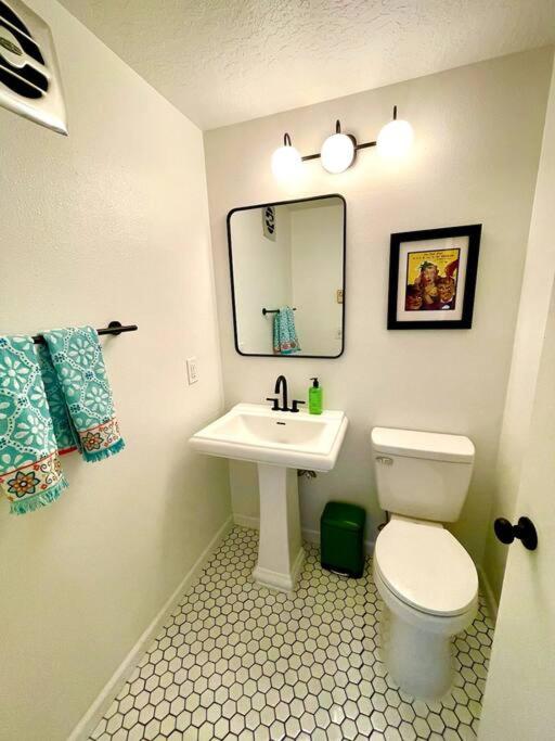 6BR Spacious-Bright-Modern