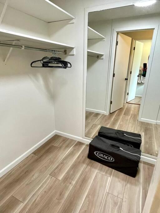 6BR Spacious-Bright-Modern