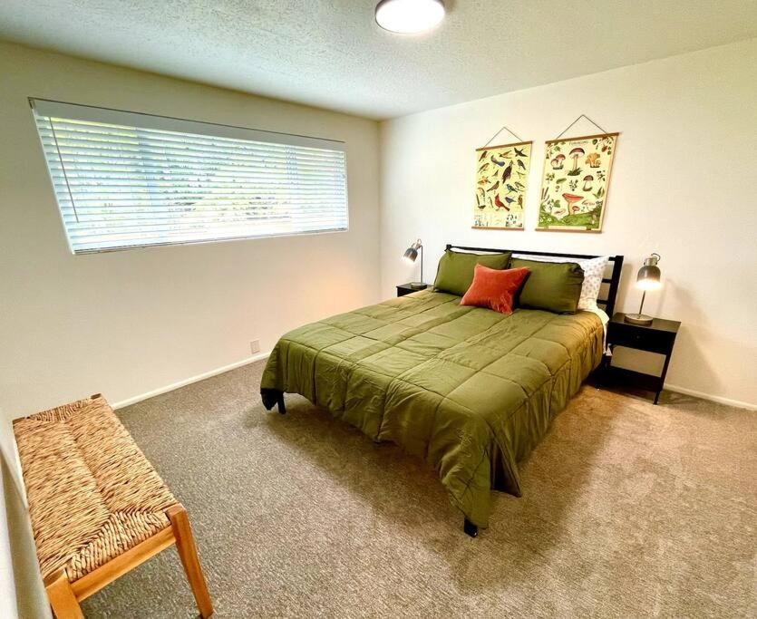 6BR Spacious-Bright-Modern
