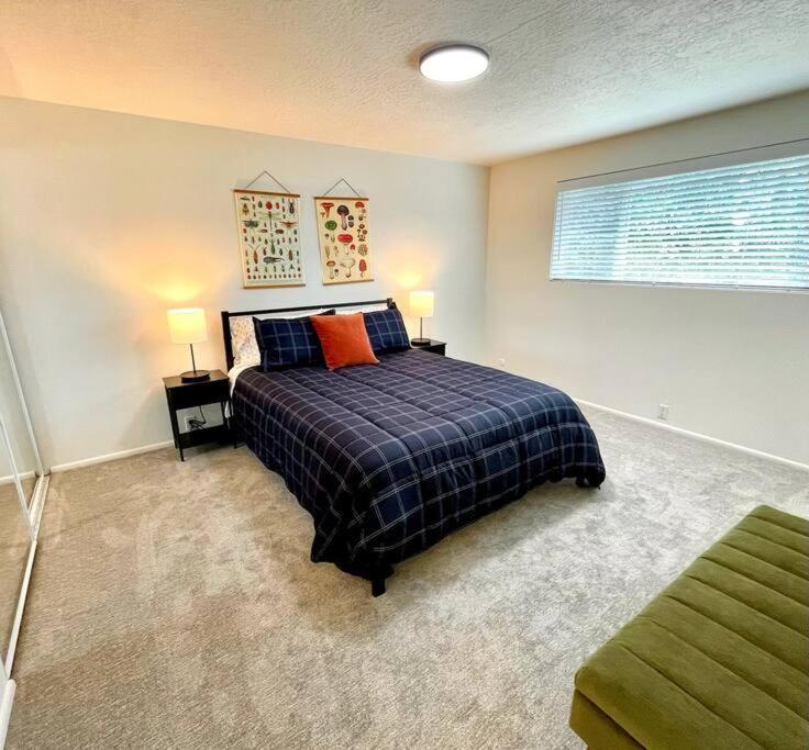 6BR Spacious-Bright-Modern