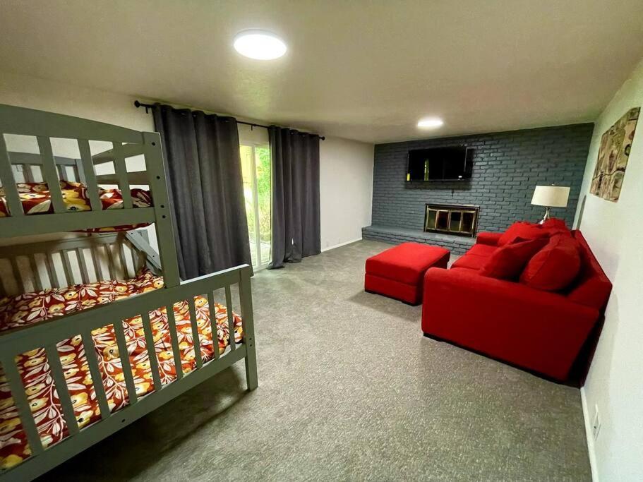 6BR Spacious-Bright-Modern