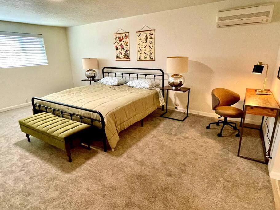 6BR Spacious-Bright-Modern