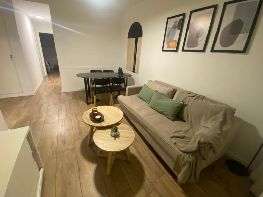 Modern 2 Bedroom Apt at Recoleta