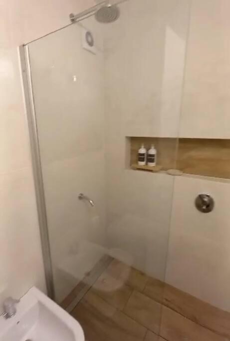 Modern 2 Bedroom Apt at Recoleta