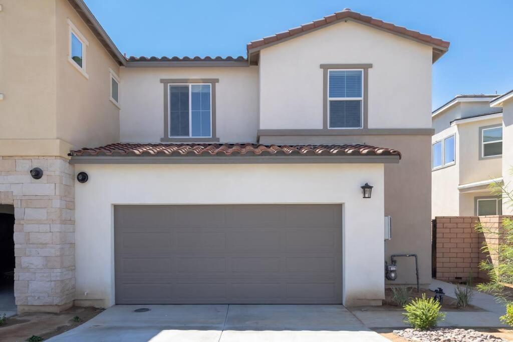 *NEW* Casa Breeza - Luxury Lakefront Home!