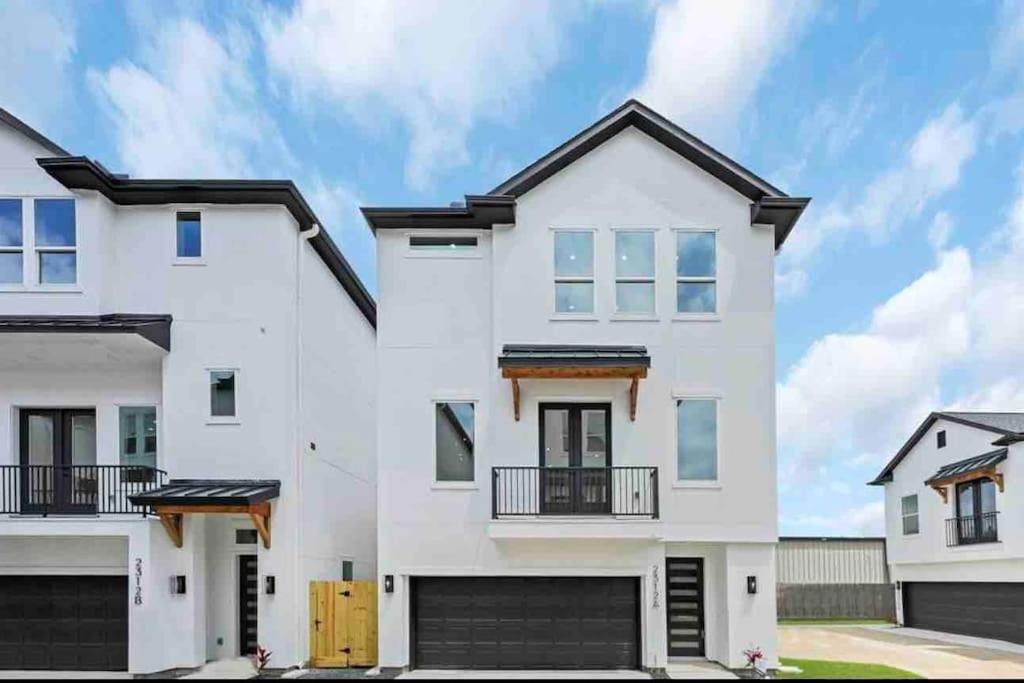 Memorial Luxury Townhome
