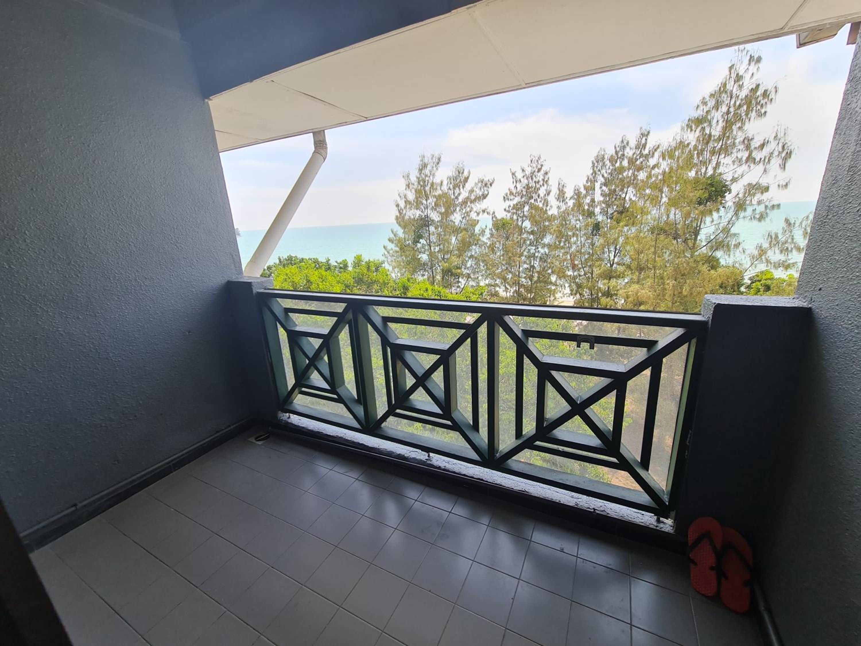 6-13pax, Duplex BBQ front sea view
