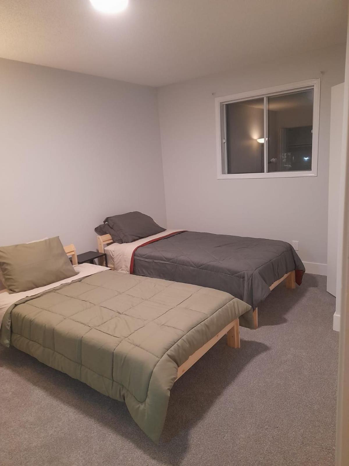 Cozy Furnished Room-4 Close to U of A in Edmonton - with Shared Spaces