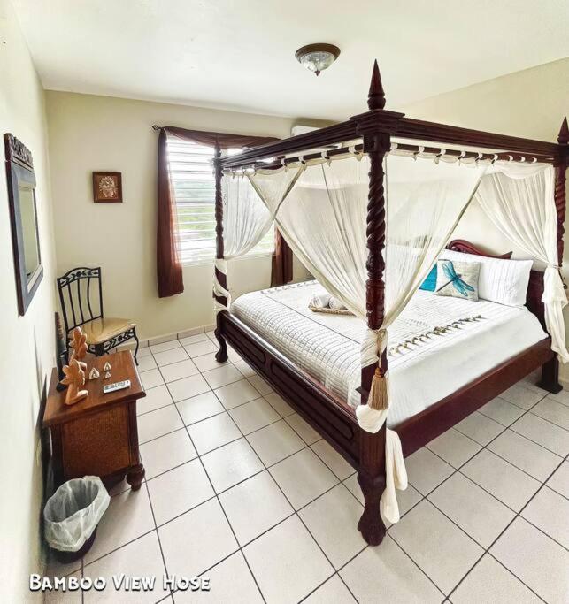 Bamboo House- (electric generator) 8 min to beach view 5