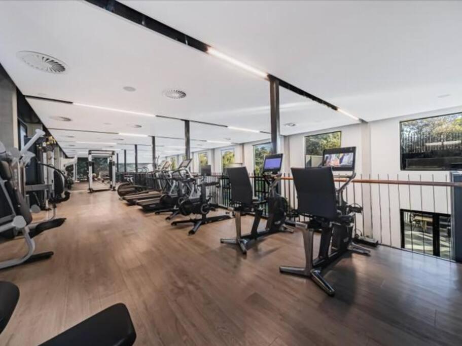 Hyde Park Sandton Luxury 2BR Top Floor