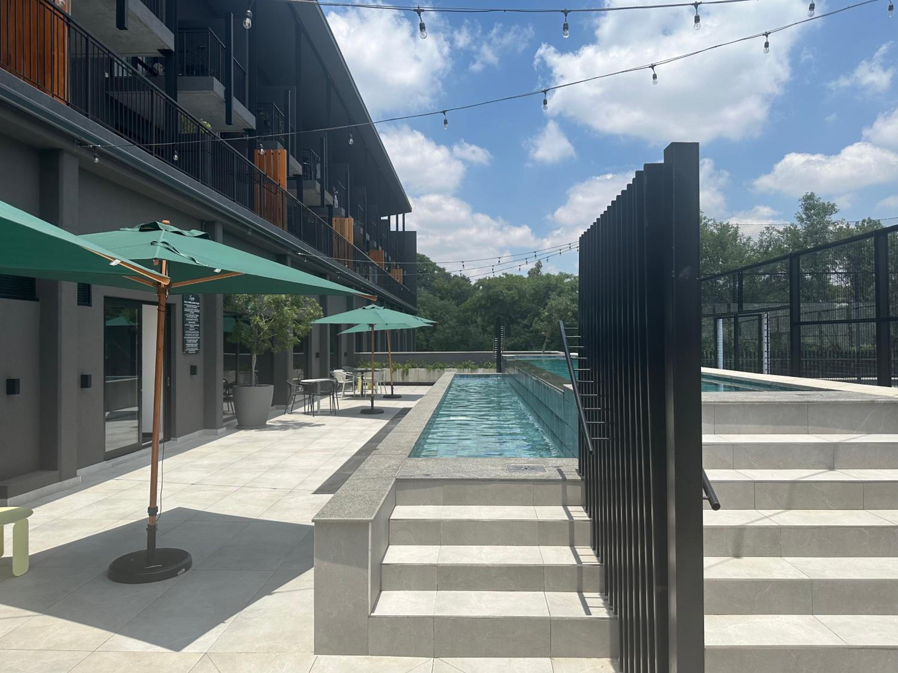 Hyde Park Sandton Luxury 2BR Top Floor