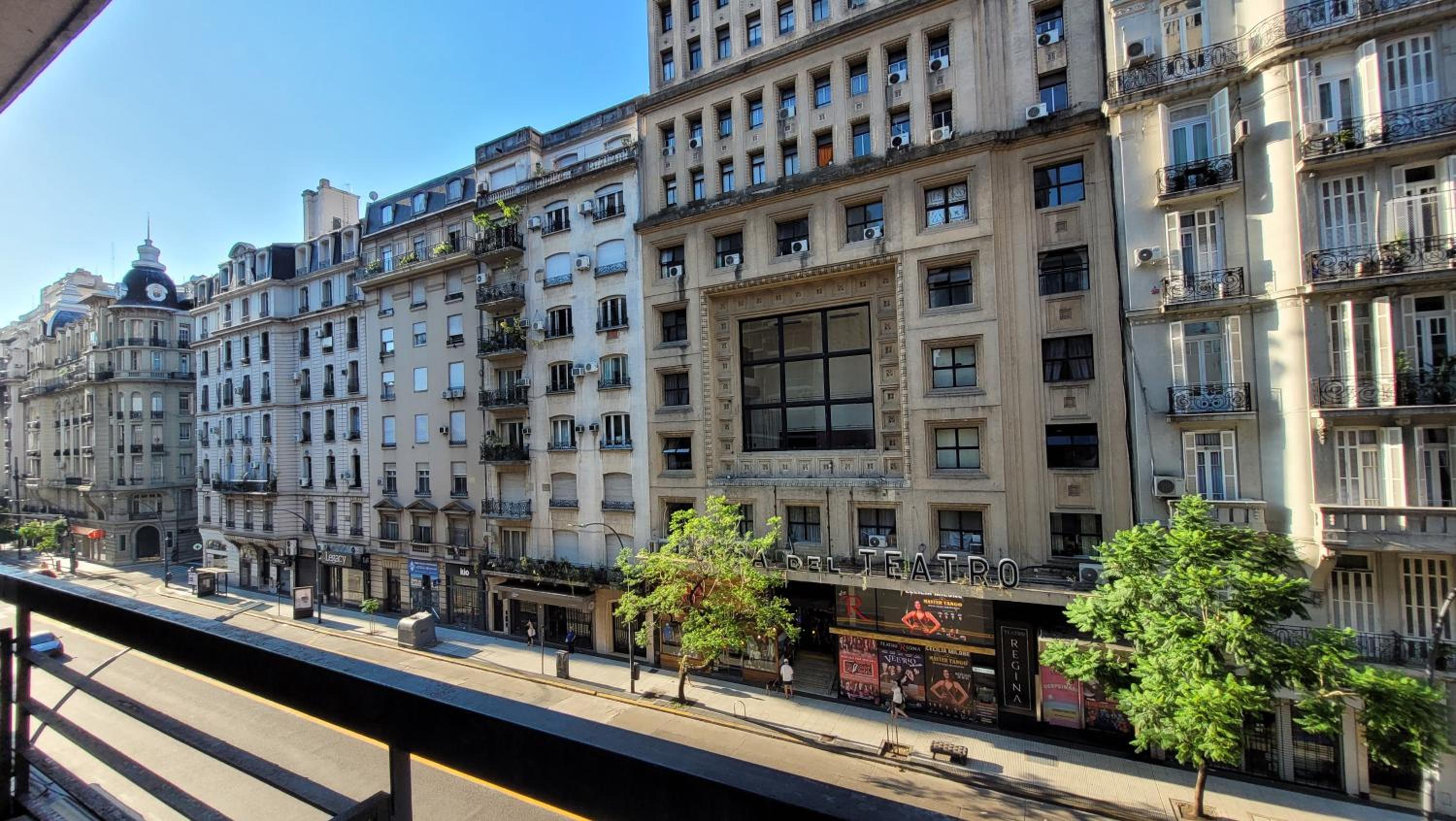 Luminoso, muy completo y bien ubicado Departamento de 2 ambientes - Límite de Retiro/Recoleta