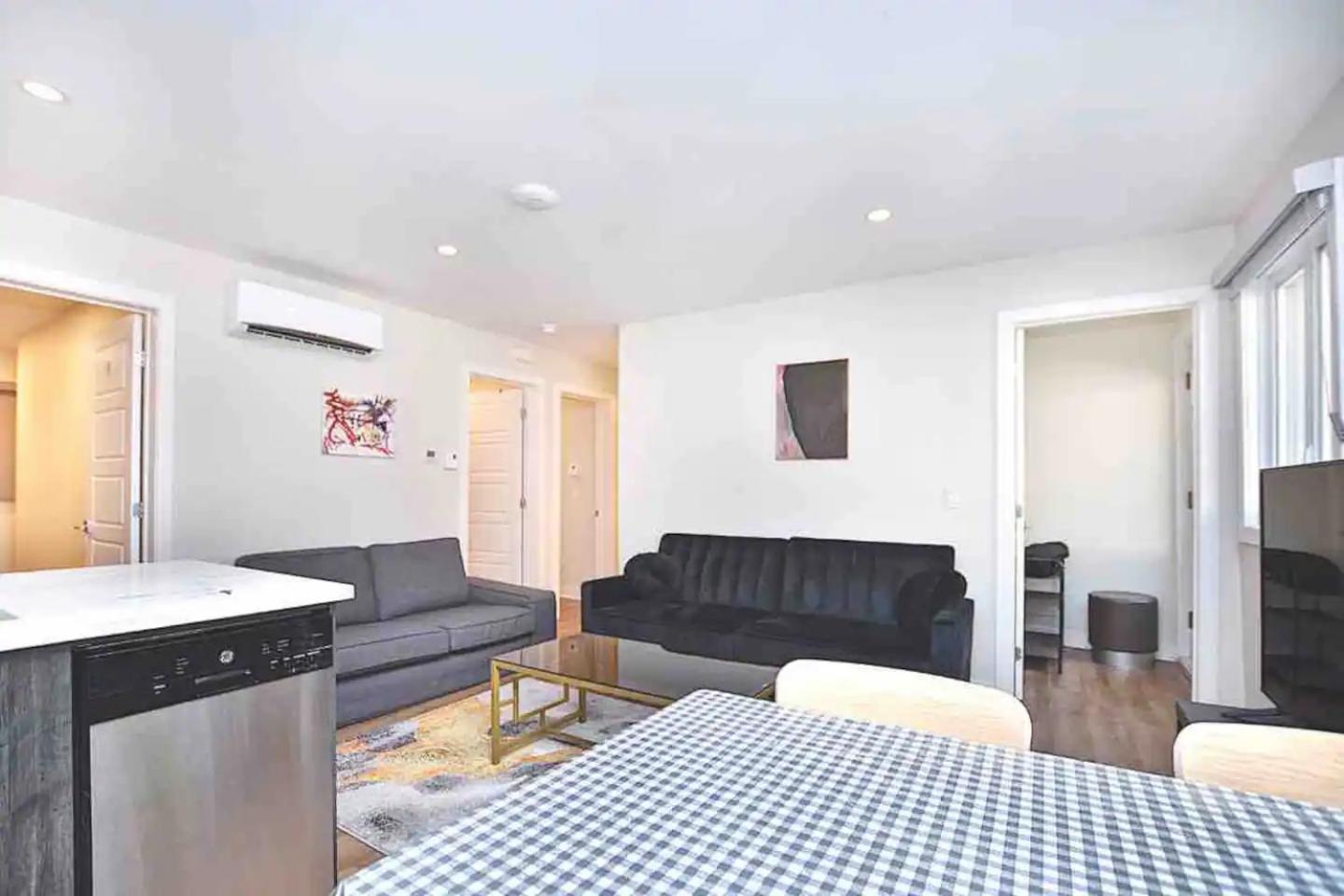 Beautiful 4-BDR in Heart of Plateau Mont-Royal