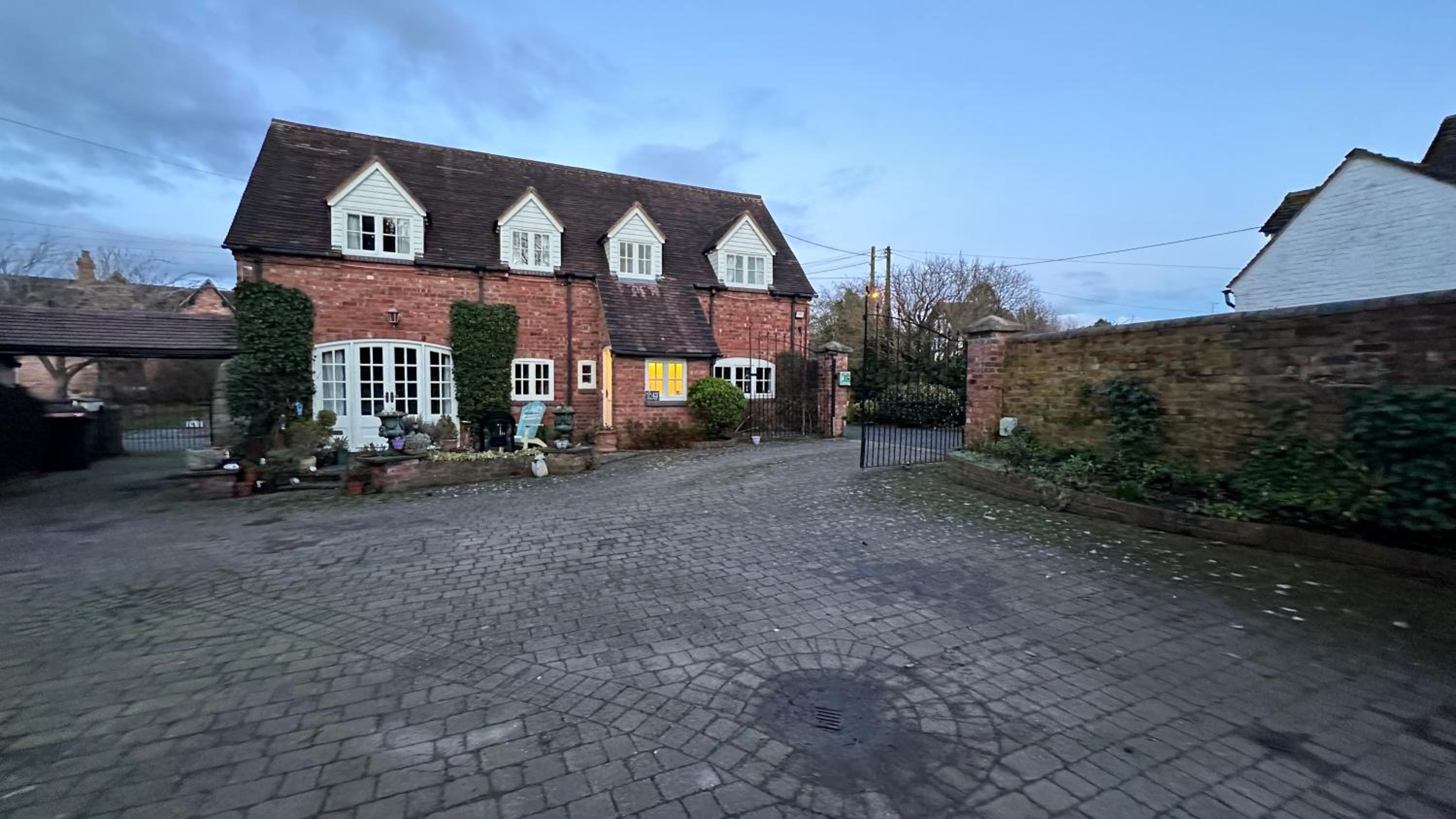 Holly Cottage