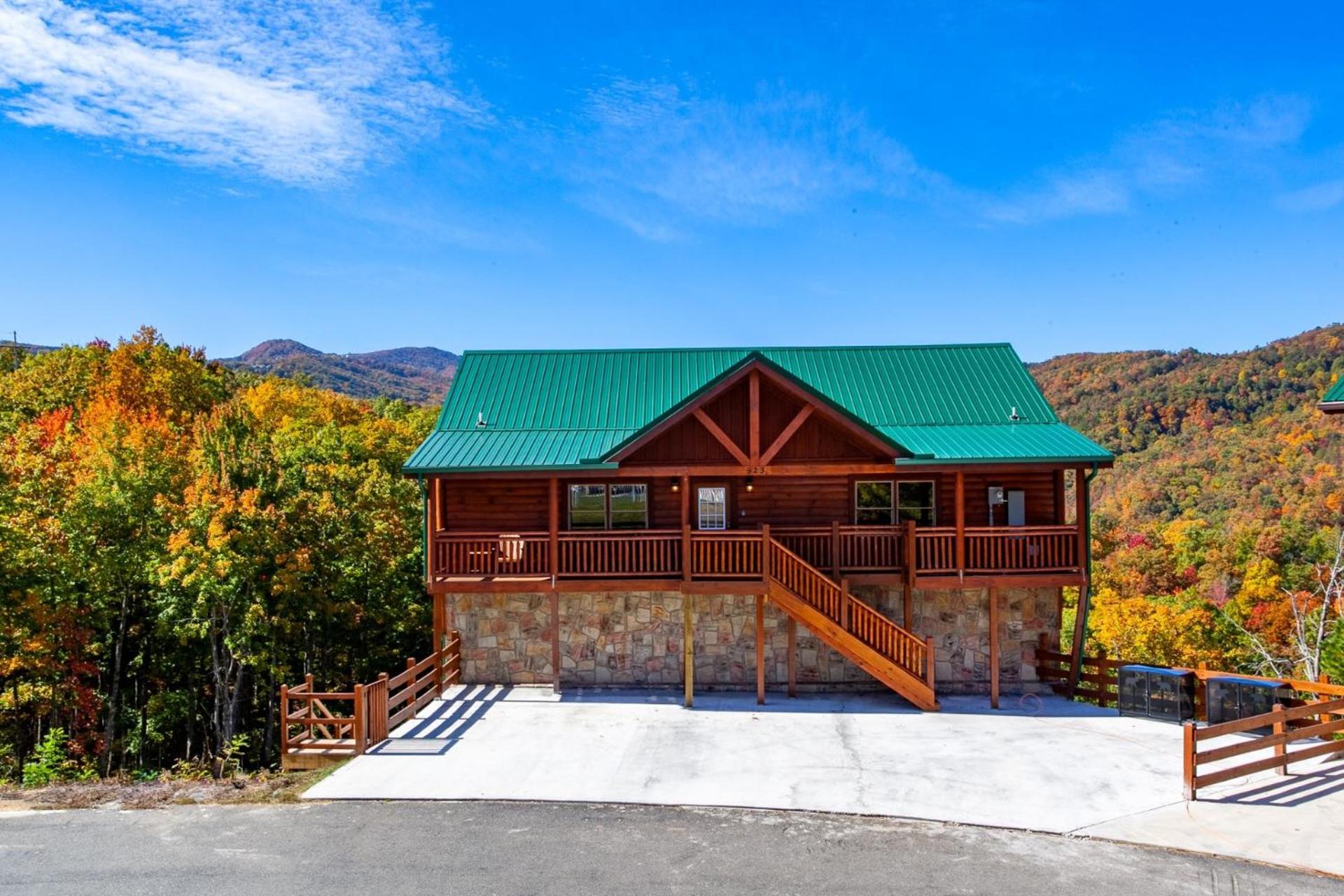 Splash of Gatlinburg cabin view 3