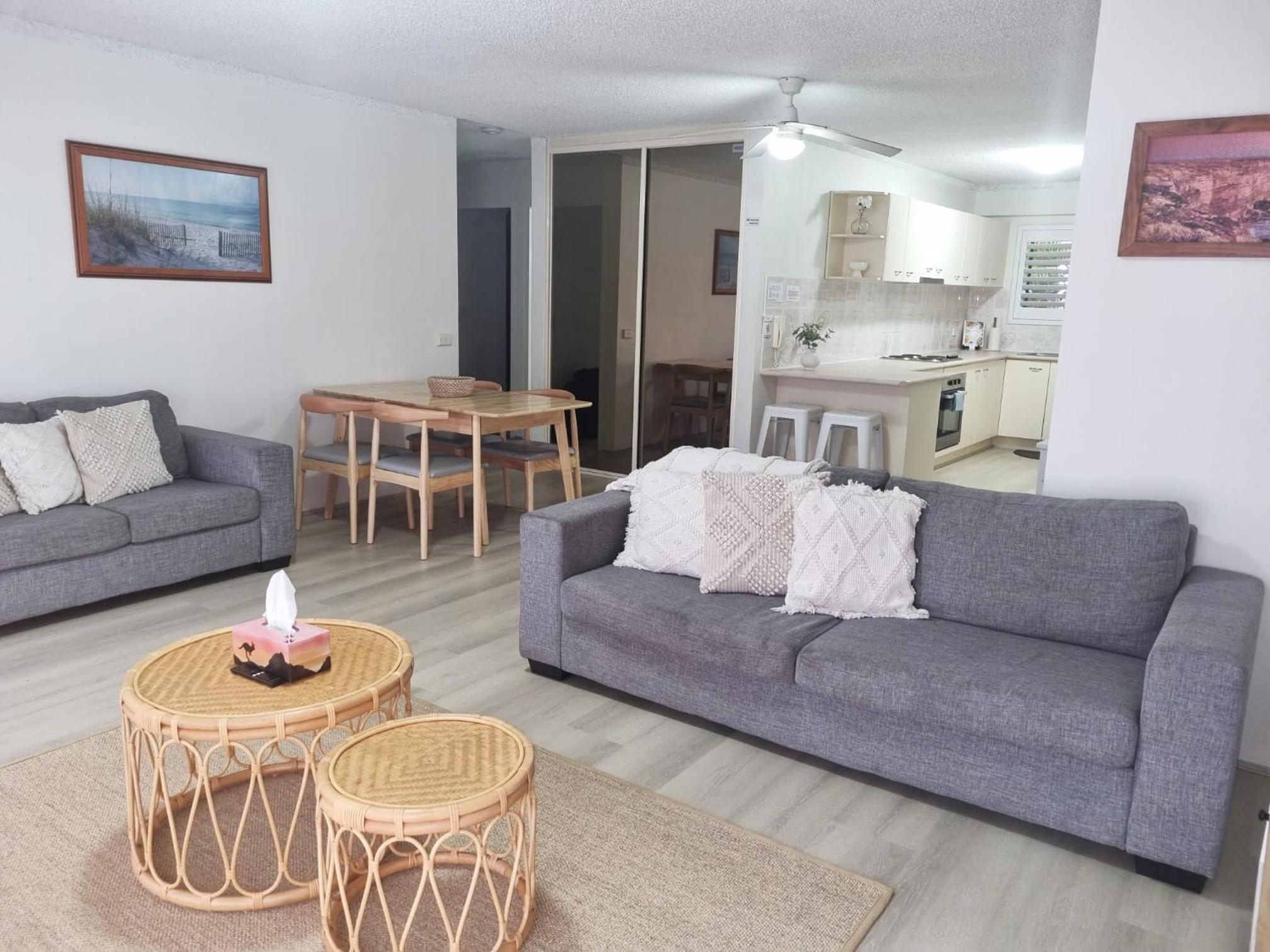 The Poplars, Pool Access Getaway