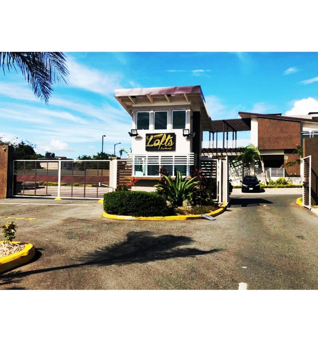 Lovely 2 BedRoom c̅ Netflix across National Stadium Kingston view 5
