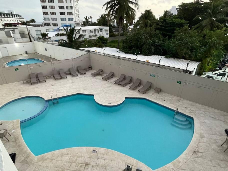 Hermoso apartamento con balcón cerca a la mejor playa
