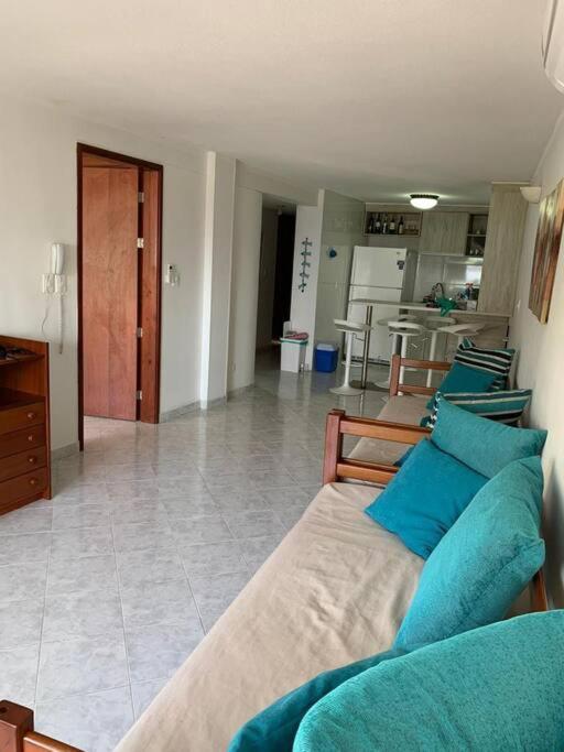 Hermoso apartamento con balcón cerca a la mejor playa