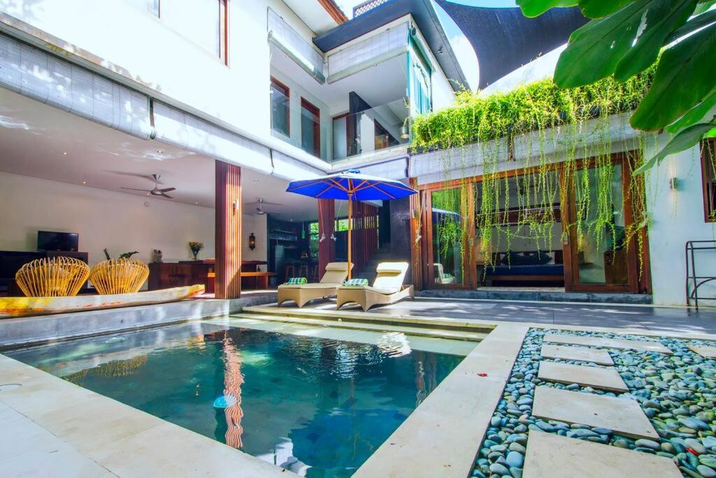 Villa Pagi 2 Bedroom Open Space Villa with a Garden 10 mins from Beach — recepcion & lobby