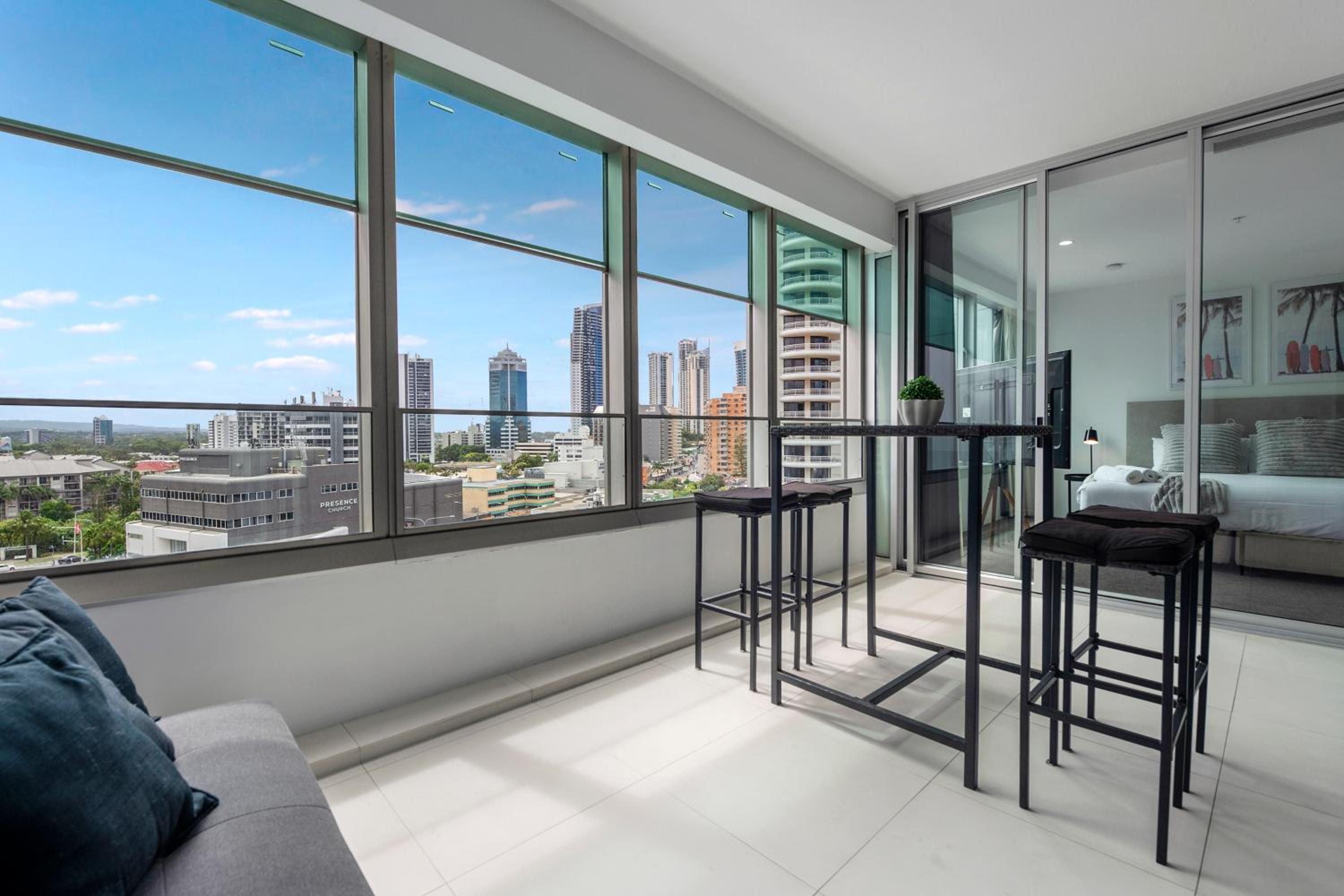 Hinterland Views! - Q Tower Apartments - From Level 3 - Self Contained & Privately Managed - Wow Stay