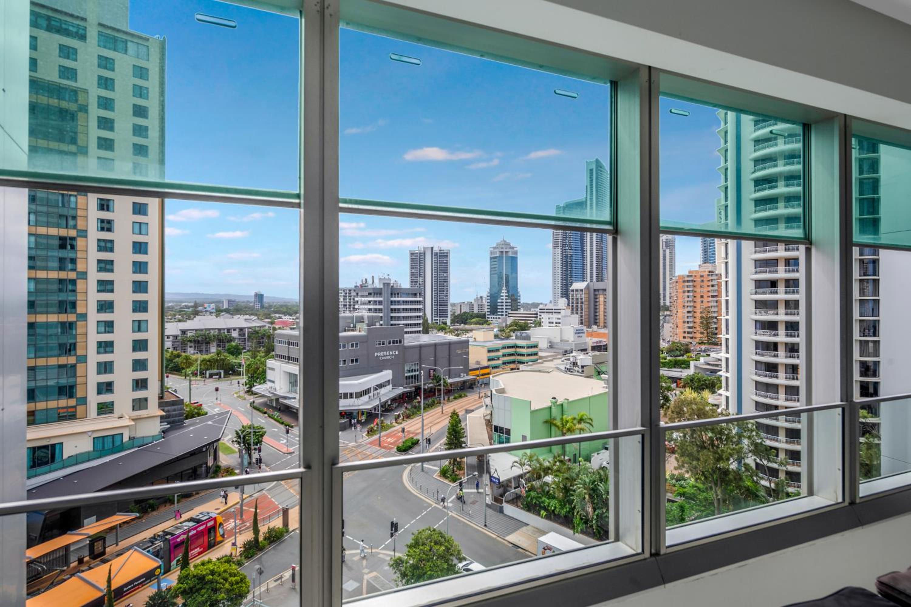 Hinterland Views! - Q Tower Apartments - From Level 3 - Self Contained & Privately Managed - Wow Stay