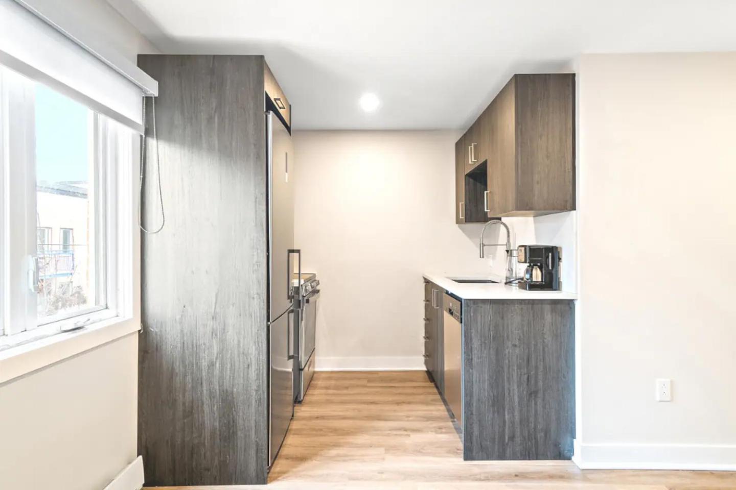 DUPLEX 6 BEDROOMS IN HEART OF PLATEAU MONT-ROYAL