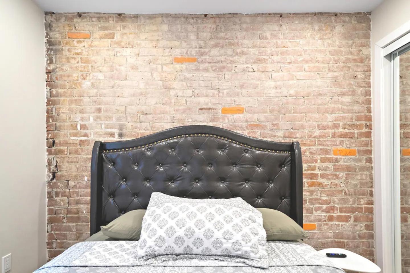 DUPLEX 6 BEDROOMS IN HEART OF PLATEAU MONT-ROYAL