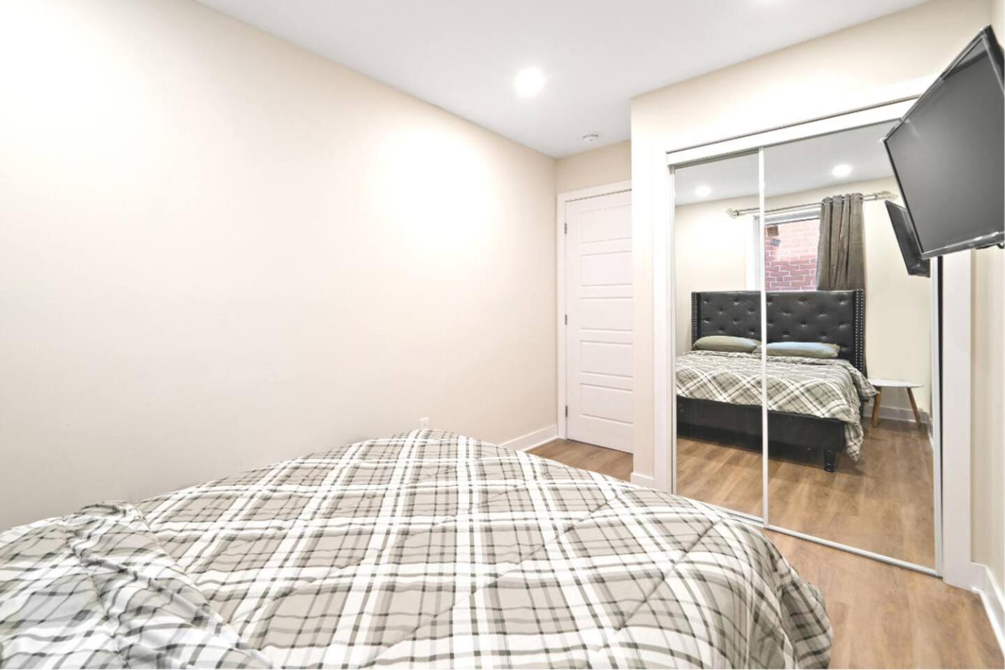 DUPLEX 6 BEDROOMS IN HEART OF PLATEAU MONT-ROYAL