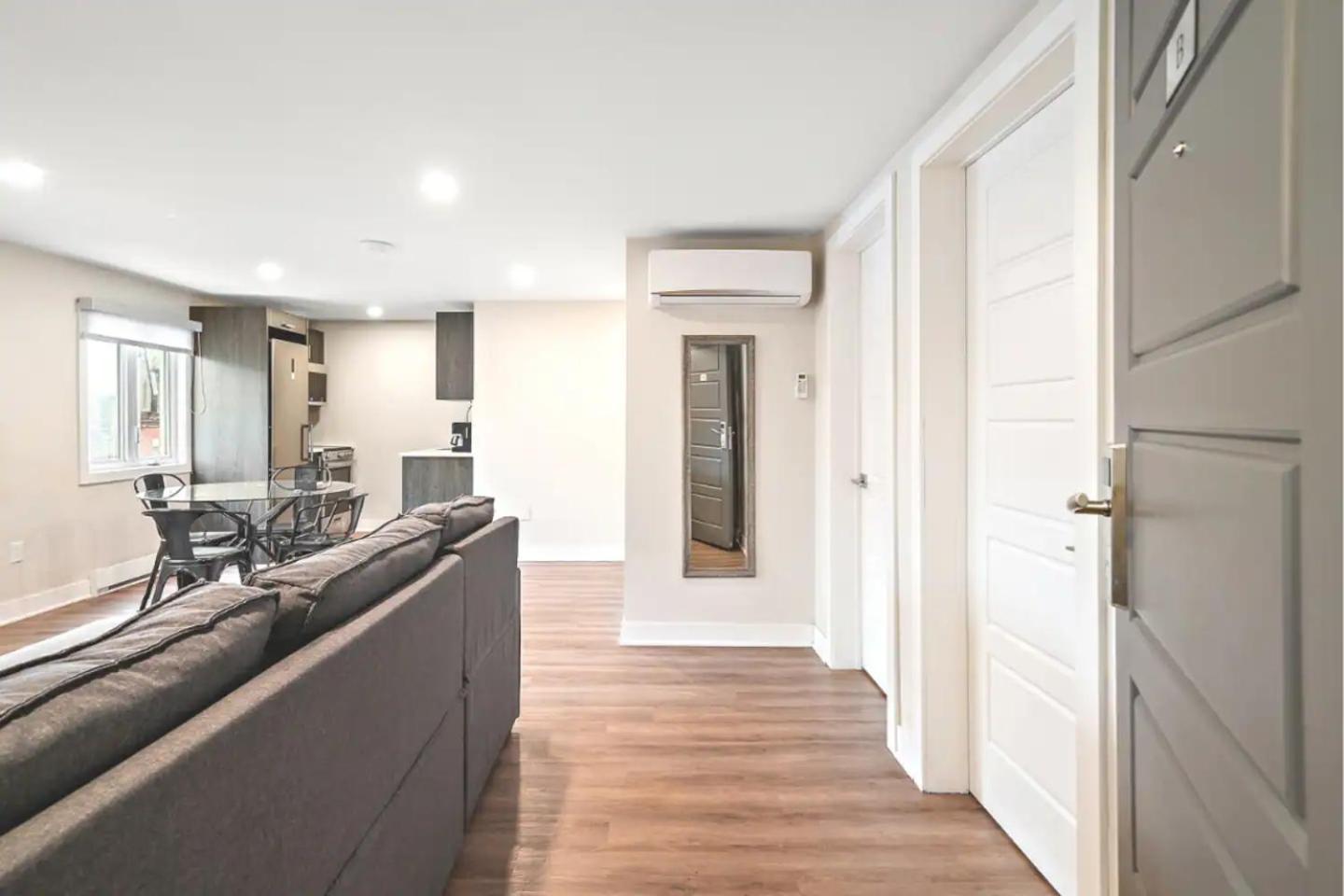 DUPLEX 6 BEDROOMS IN HEART OF PLATEAU MONT-ROYAL