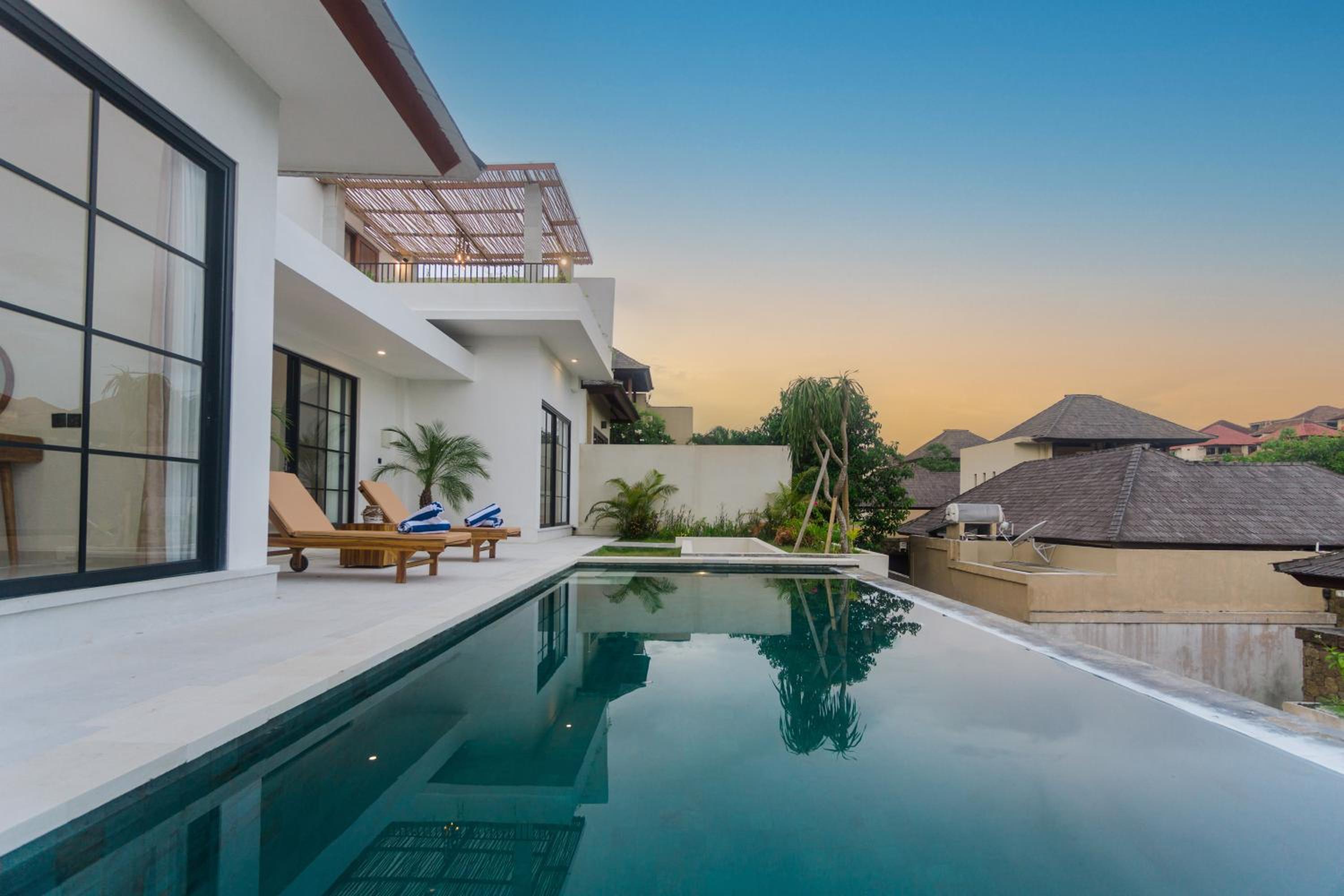 Villa Ventadua by Maheswara