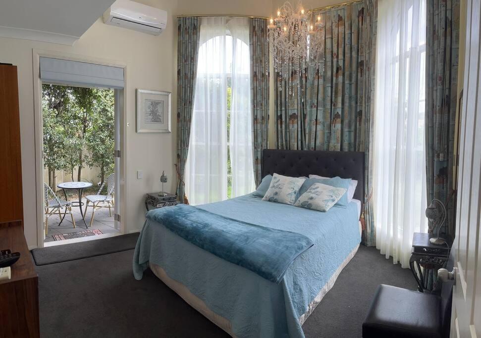 Broadbeach Waterfront - GOLD COAST WINNER!
