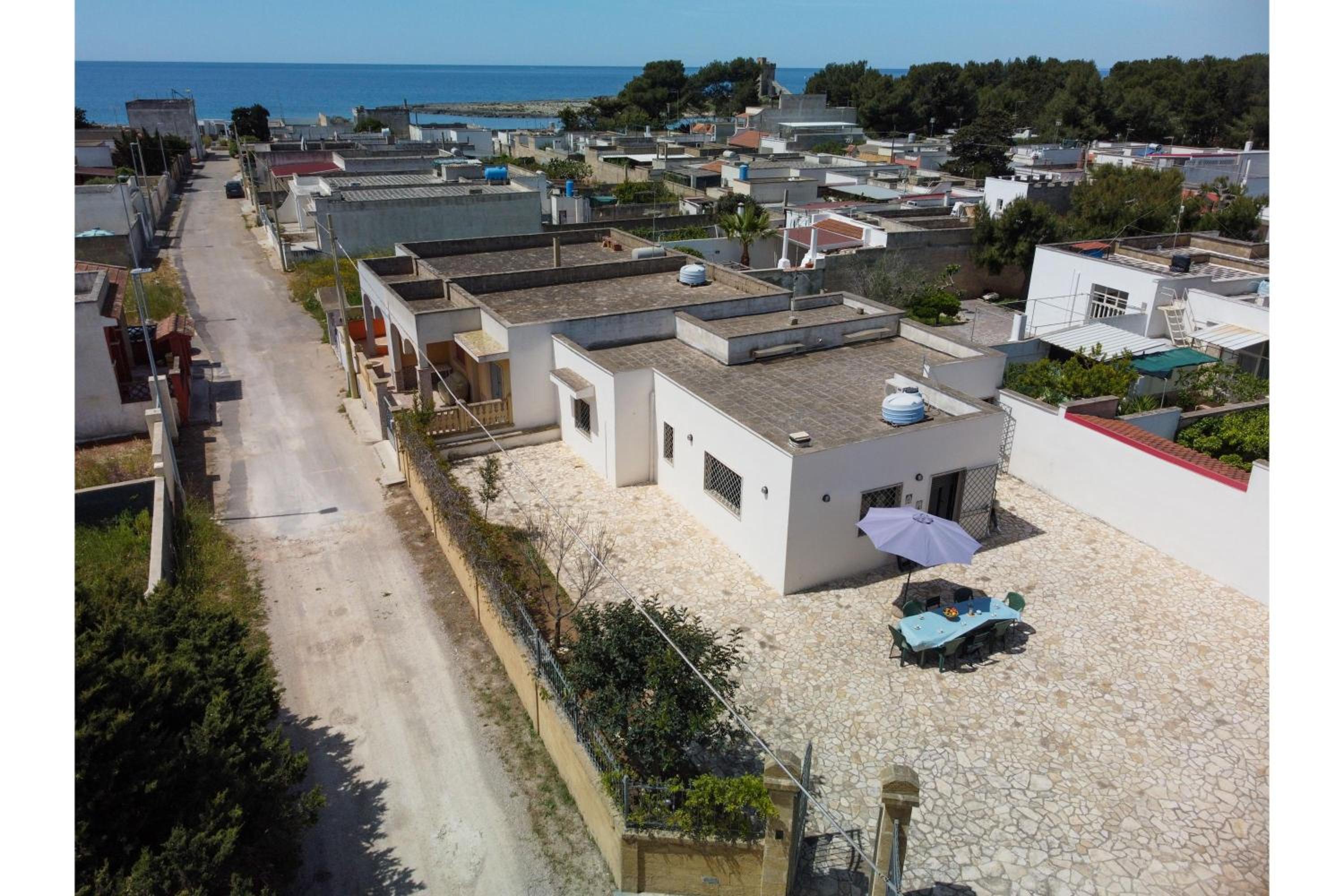 Villa Scianuli 250 meters from the sea - Happy Rentals view 4