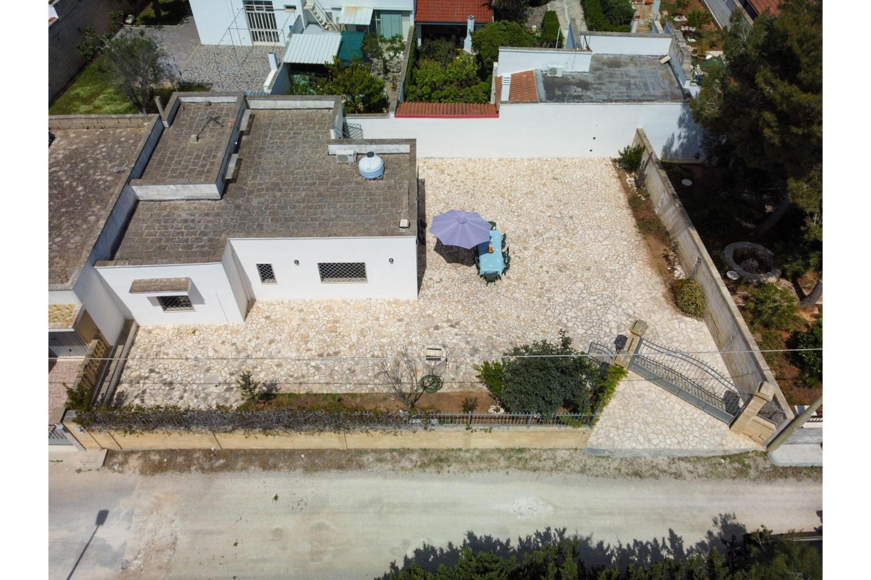 Villa Scianuli 250 meters from the sea - Happy Rentals view 5