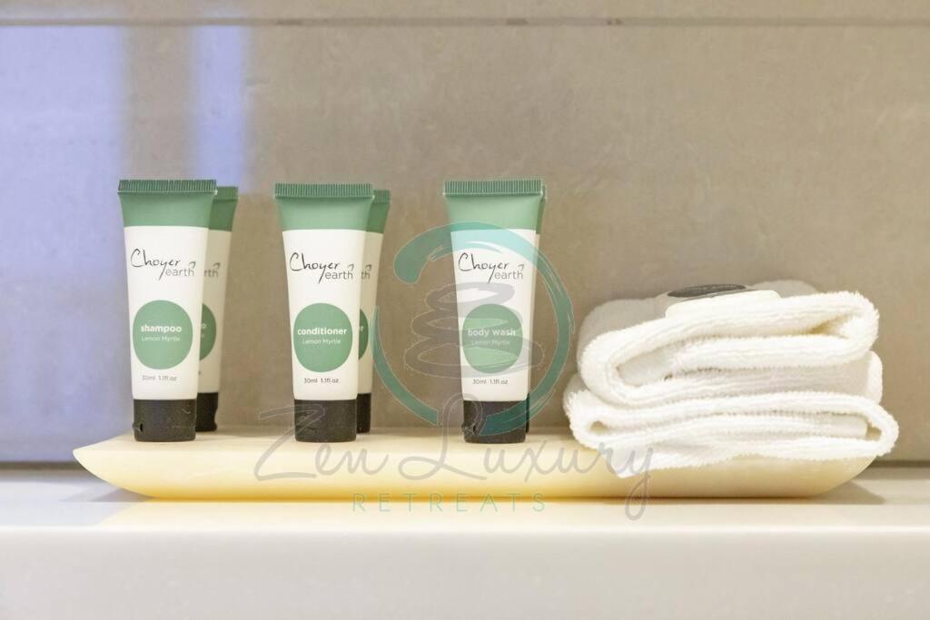 ZEN SUN CITY Cozy 2-BR/2-BA Ocean View Retreat