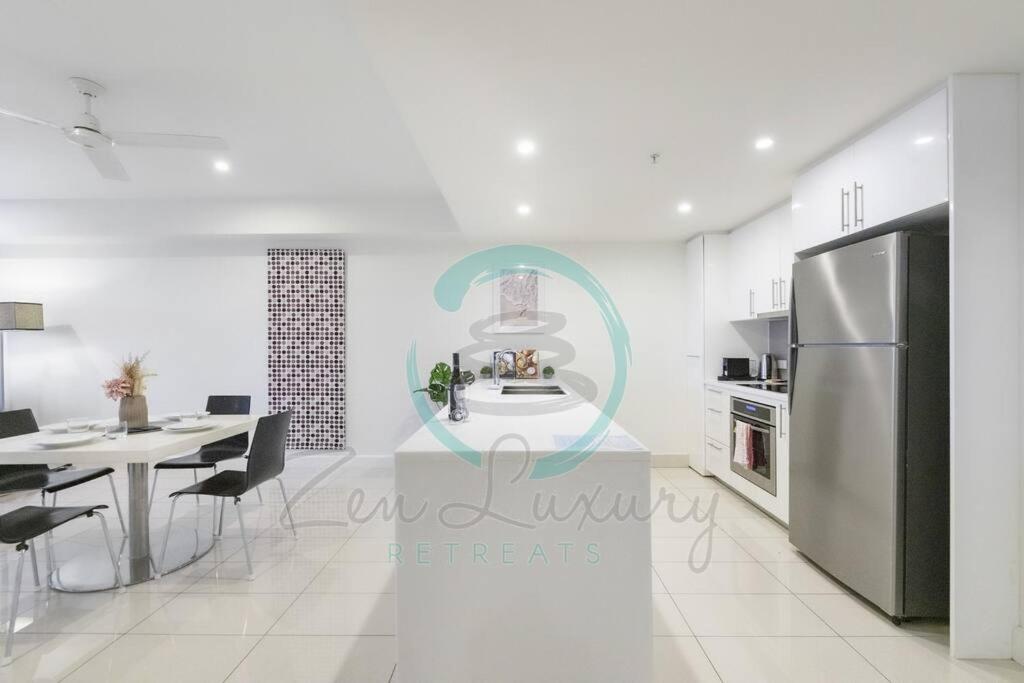 ZEN SUN CITY Cozy 2-BR/2-BA Ocean View Retreat