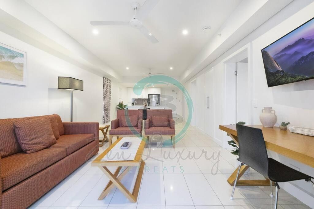 ZEN SUN CITY Cozy 2-BR/2-BA Ocean View Retreat