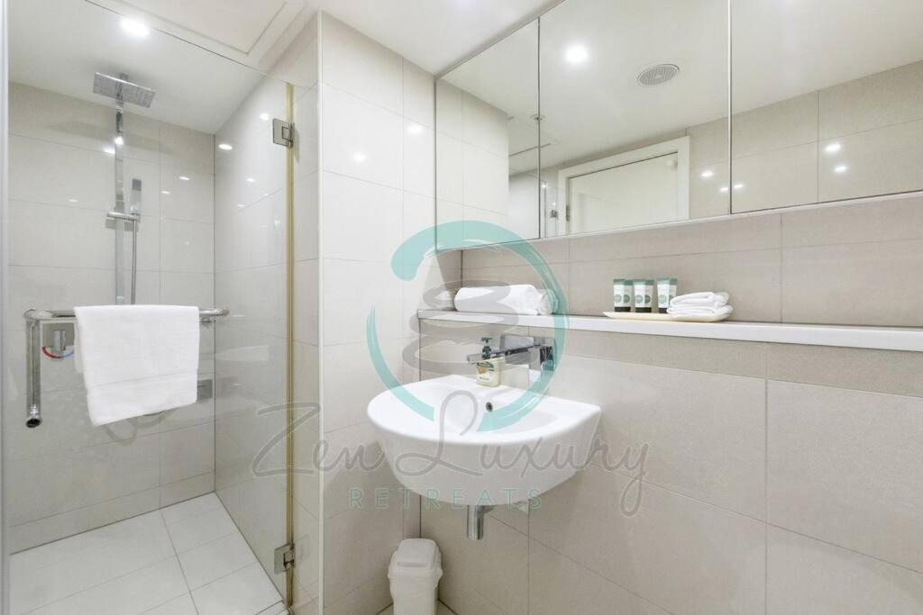 ZEN SUN CITY Cozy 2-BR/2-BA Ocean View Retreat