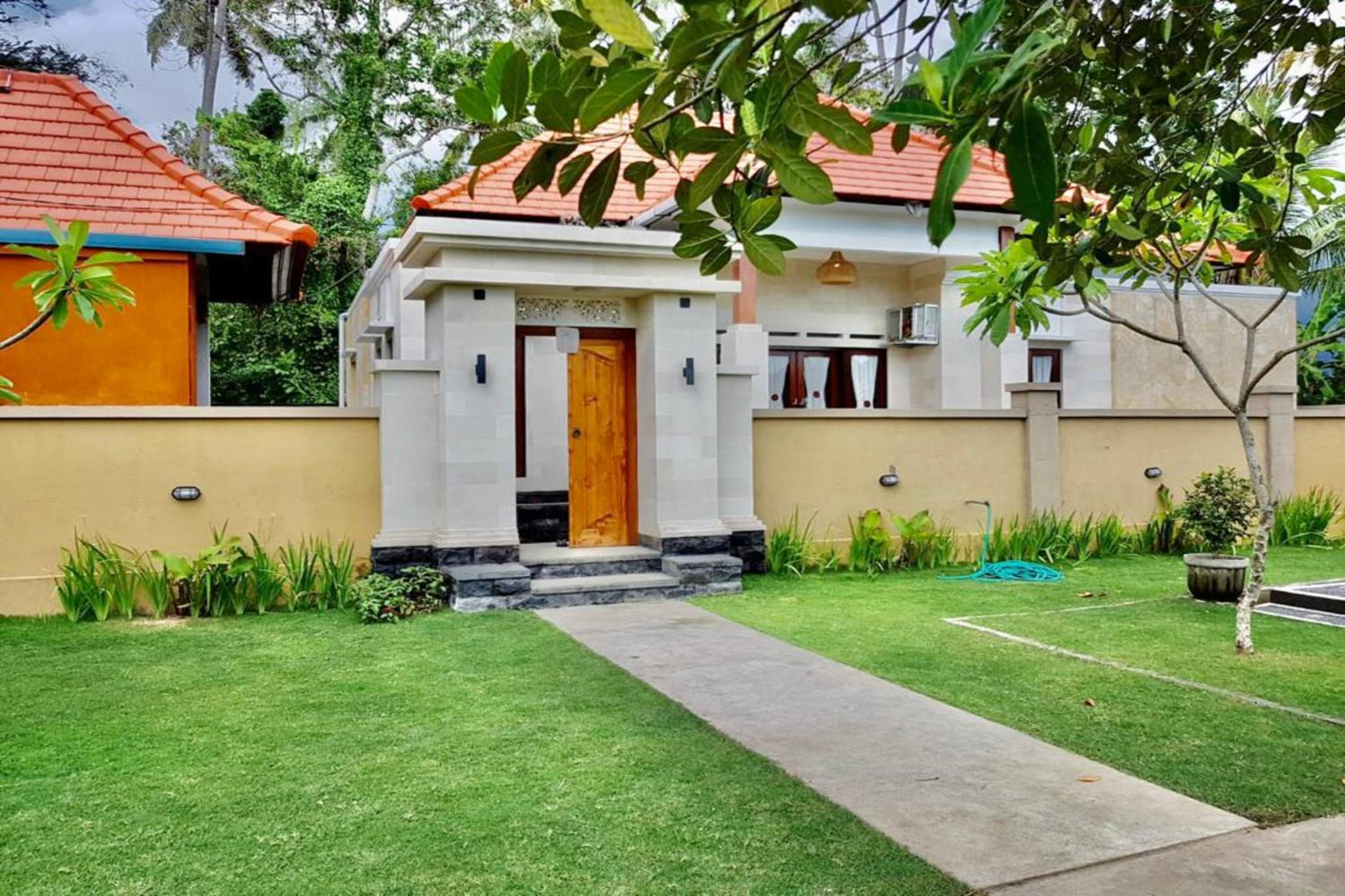 Belvilla Serene Picturesque Near Monkey ForestNearPura Tirta Tawar view 3