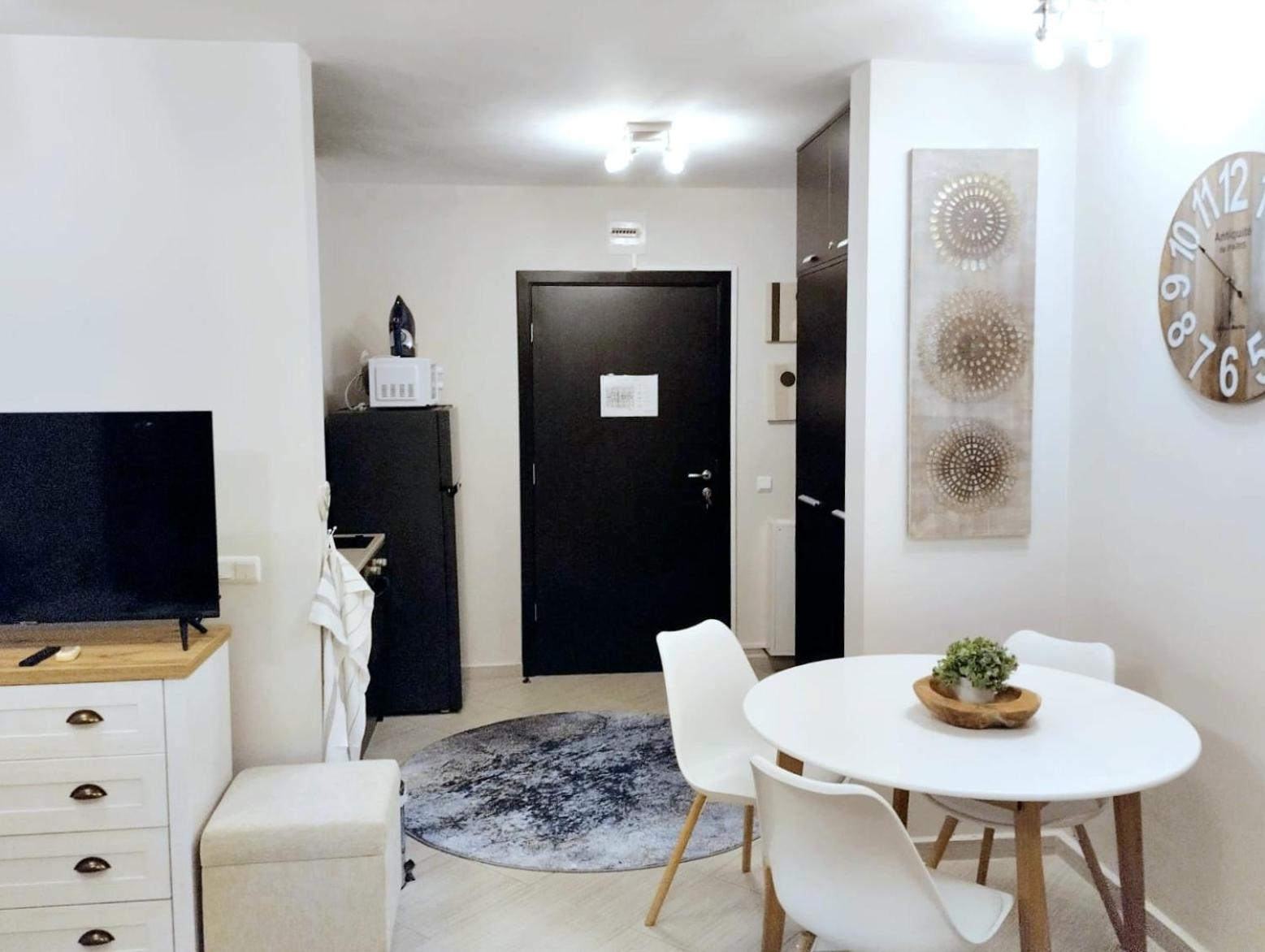 Spacious luxury studio with mountain view - SPA available