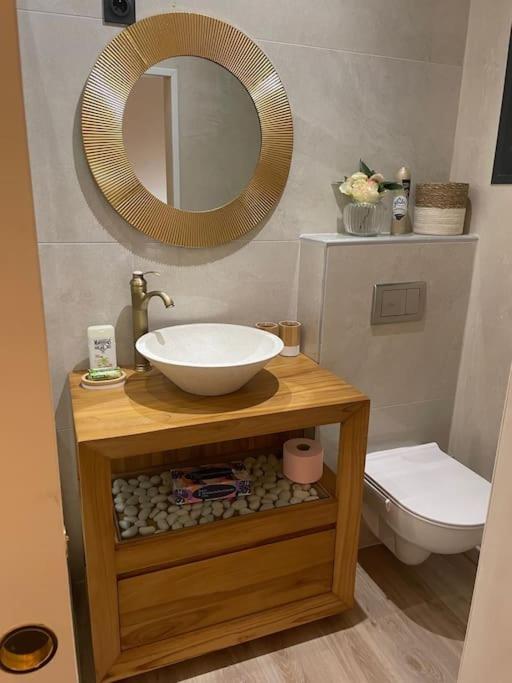 Luxueuse Villa - Jardin - Piscine - Jacuzzi - 3min du lagon view 5