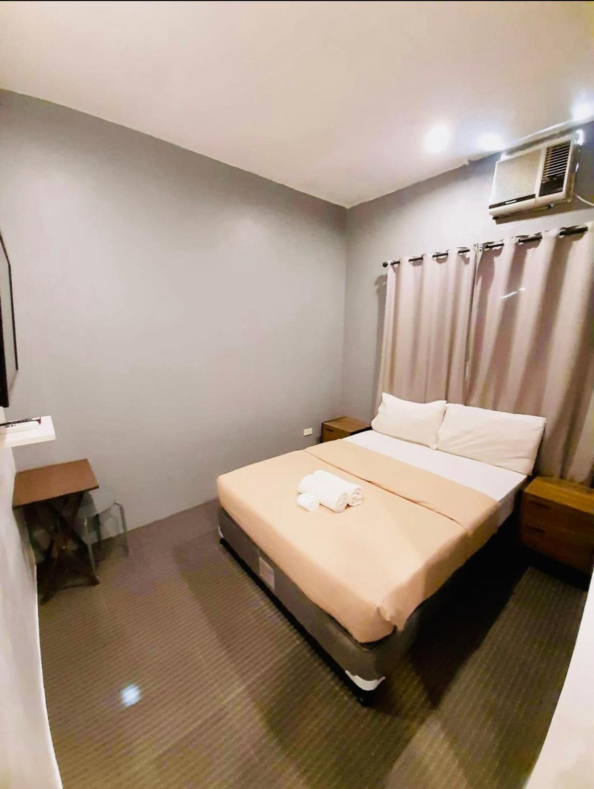 Hometown Hotel - Lacson Bacolod