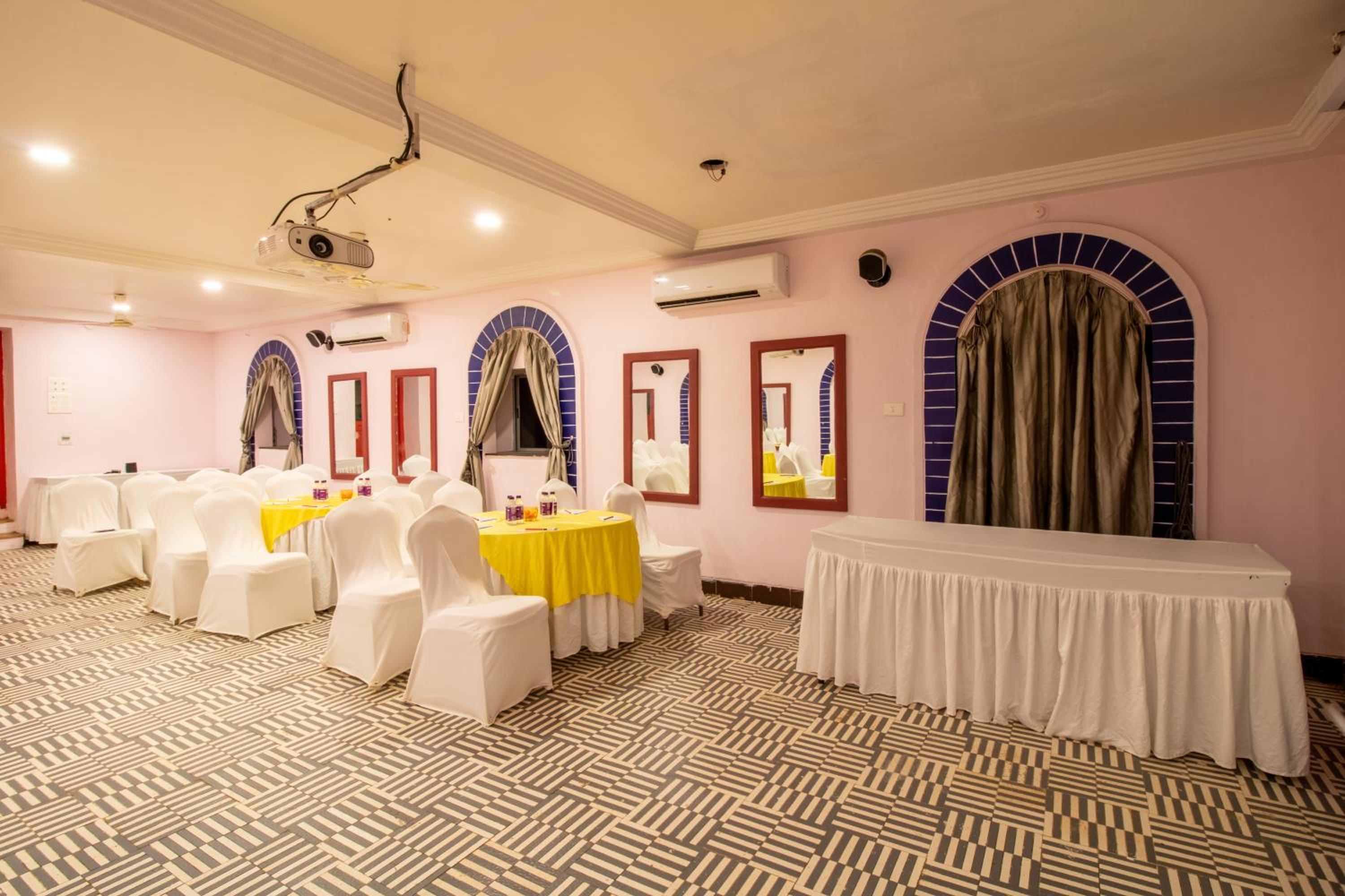 Residency Lake Resort & Spa