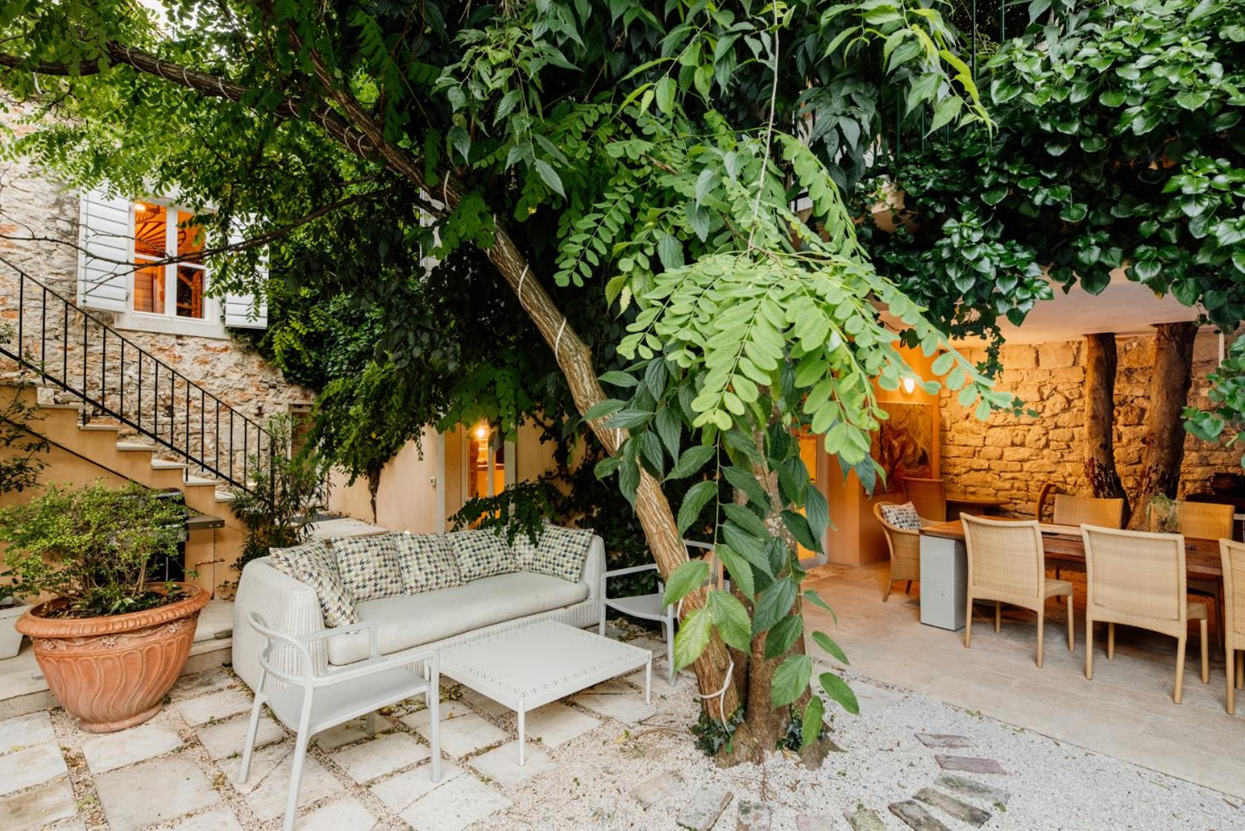 Hotel Palais du Vertige - Image 1