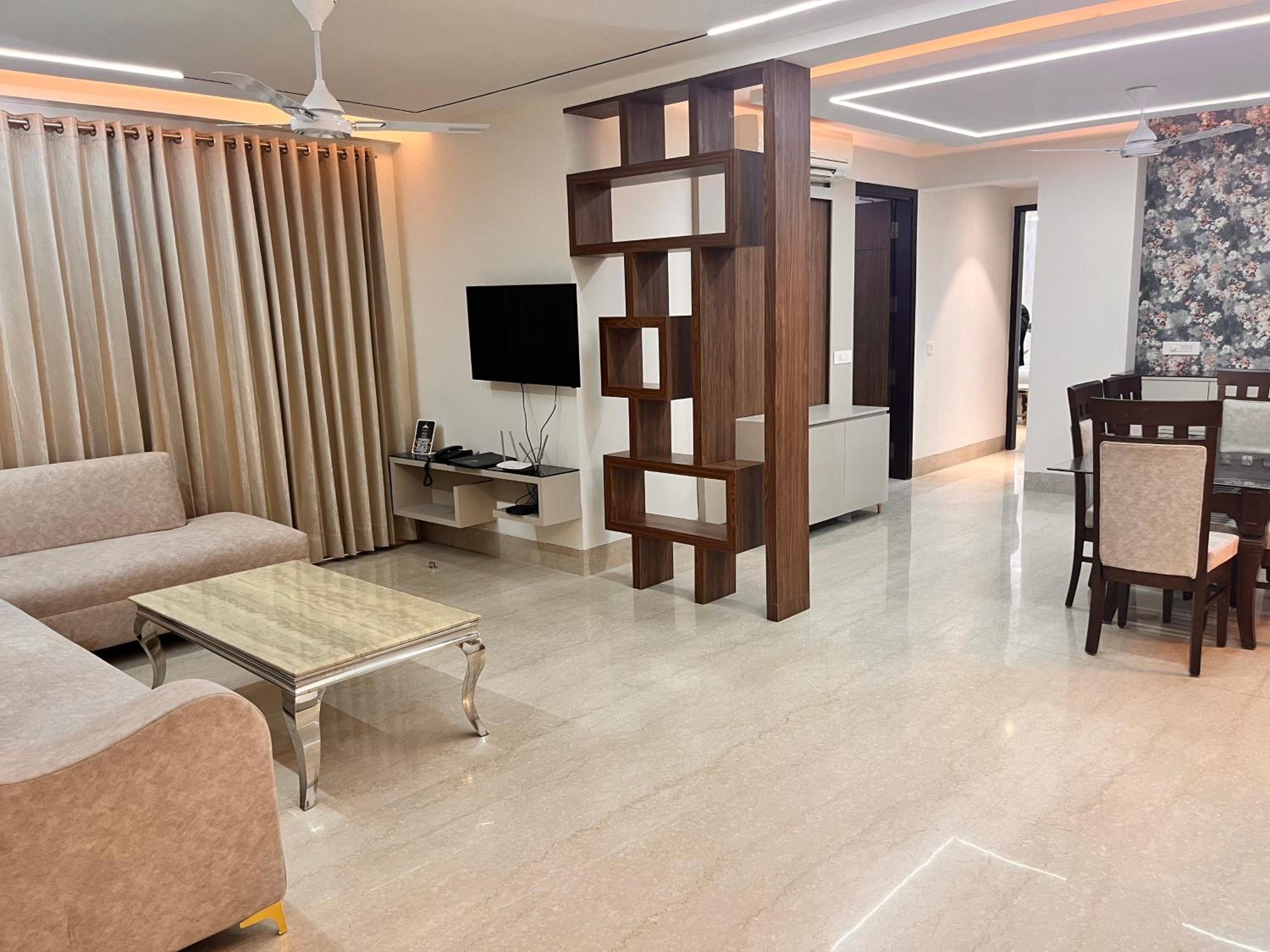 Gazebo Inn & Suites Medanta