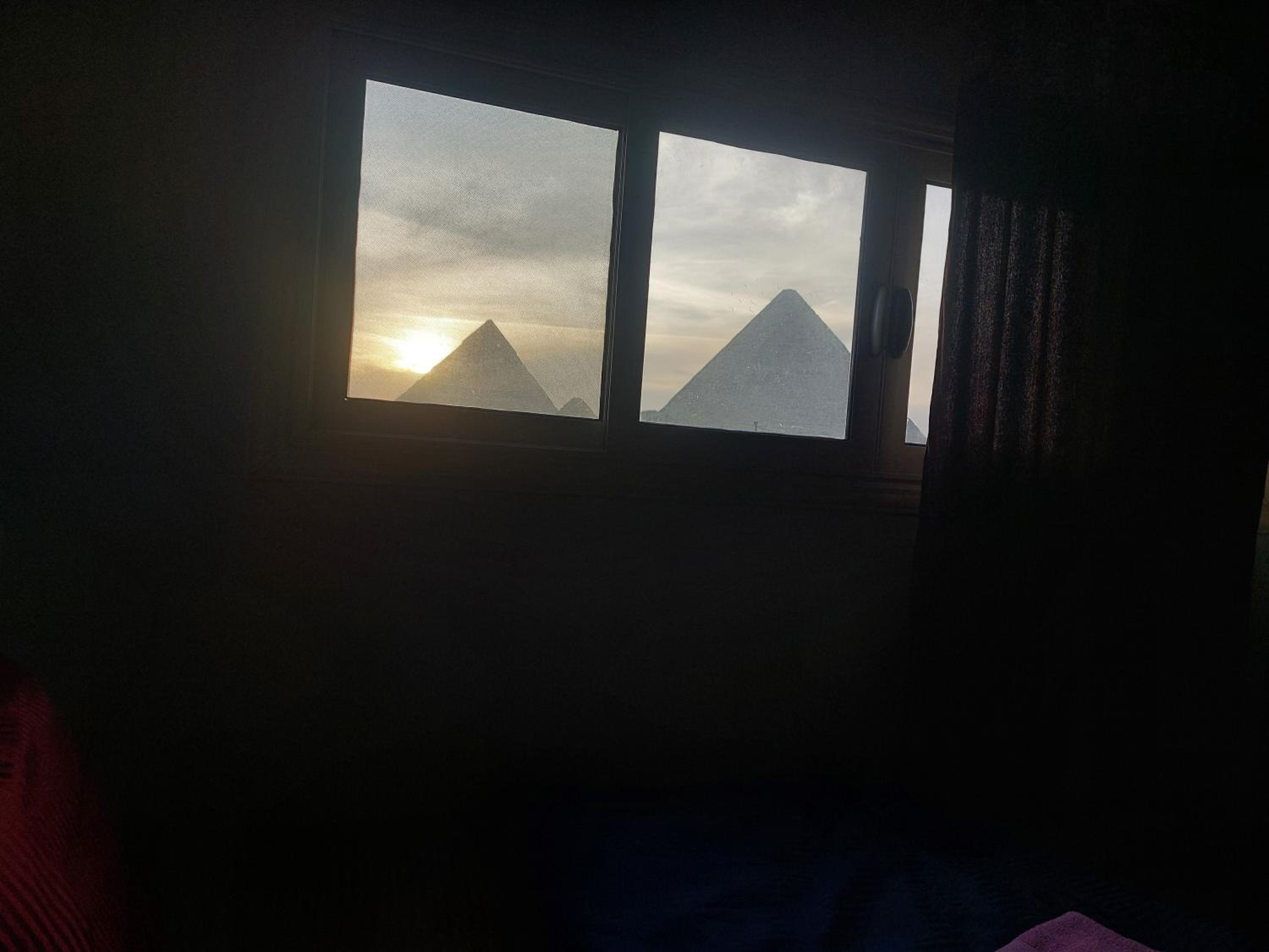 Anubis pyramids inn