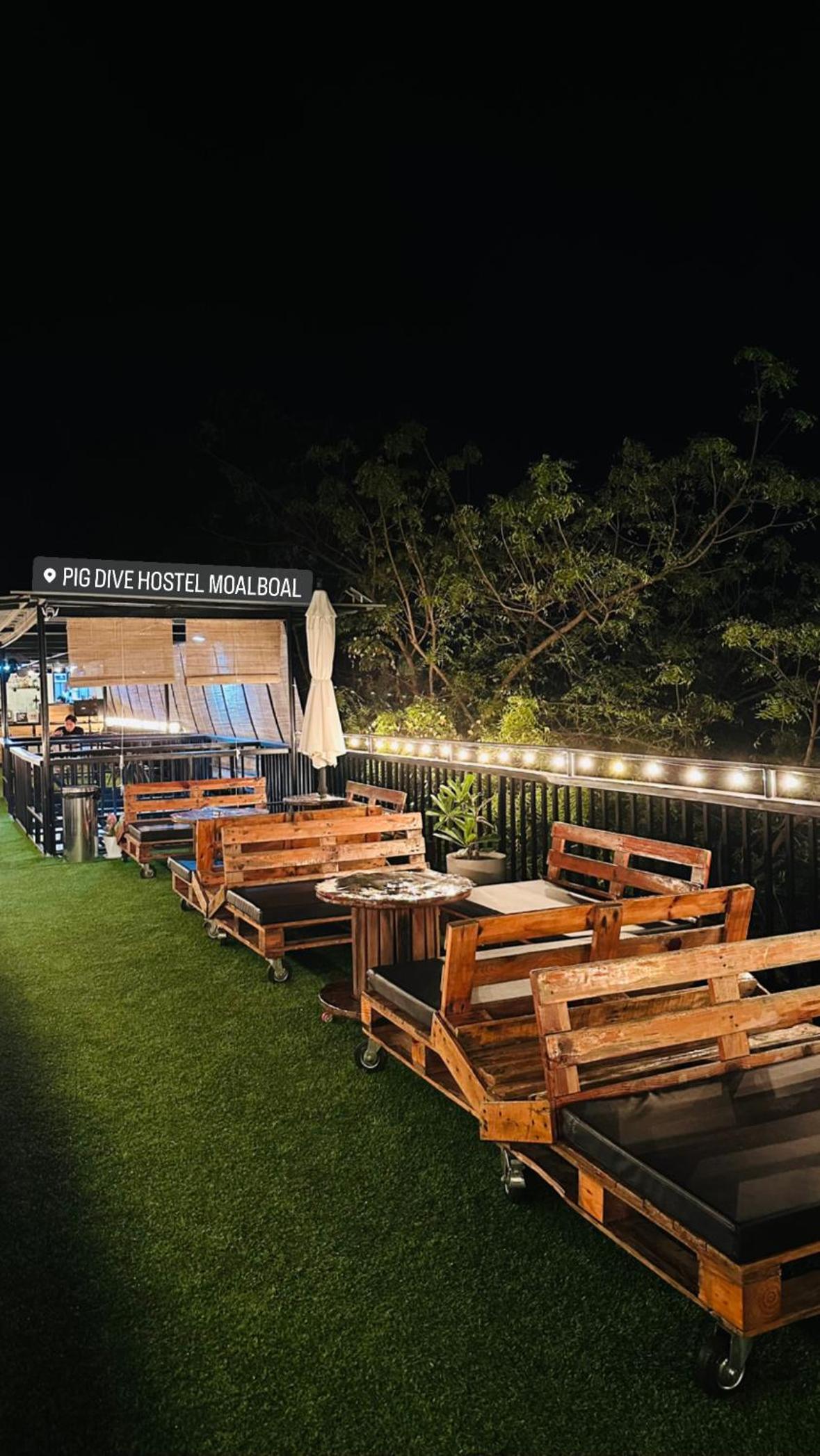 Pig Dive Hostel Moalboal