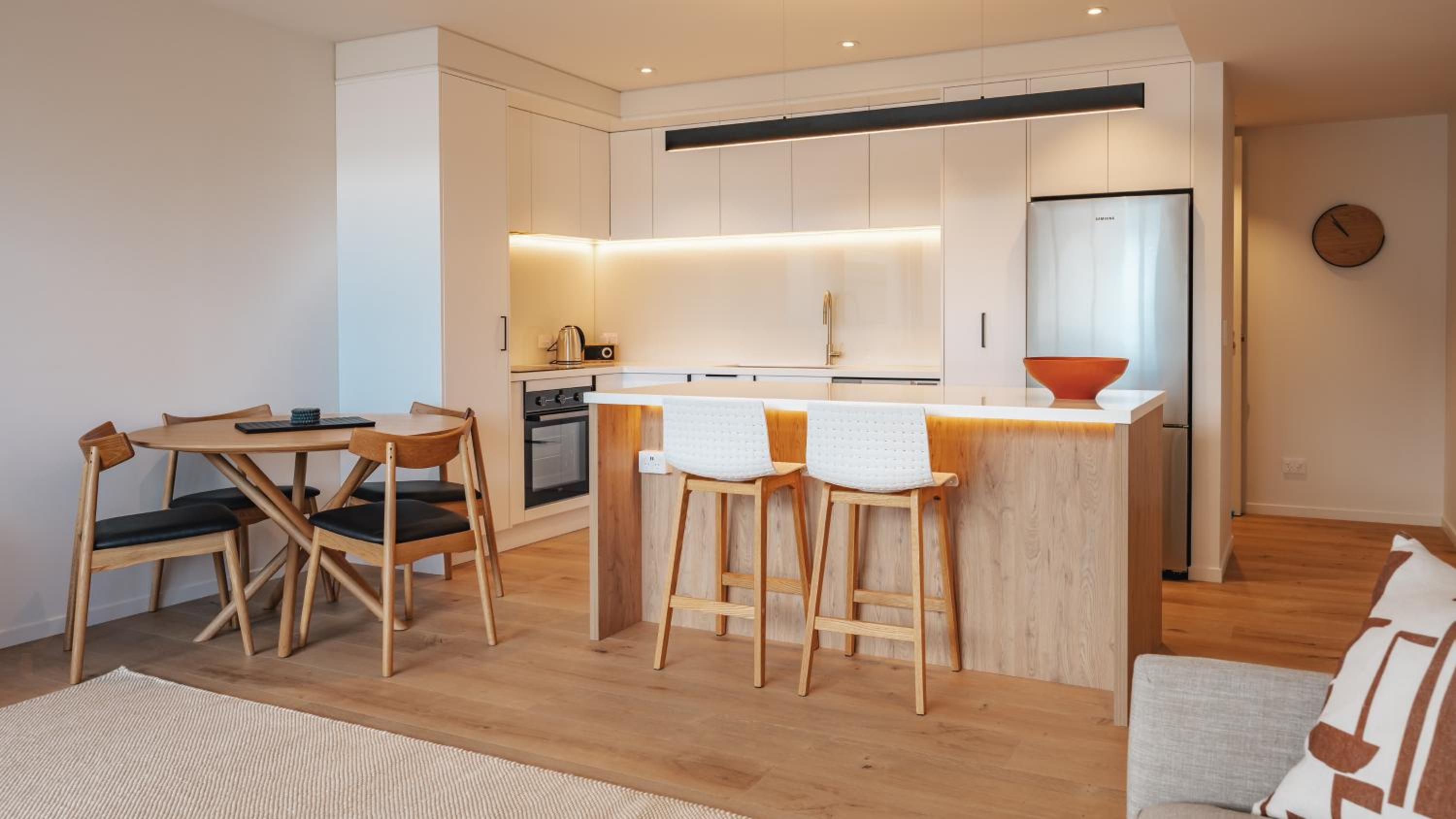 Beautiful urban apartment 4 view 3